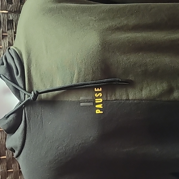 Ricky Singh Pause Hoodie - Picture 2 of 4